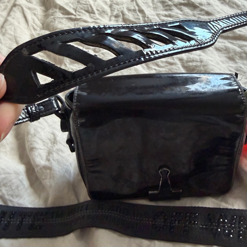 Off-White Black Mirror Binder Clip Bag - Picture 4 of 8